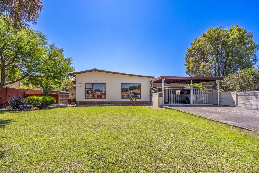 3 Bedroom Property for Sale in St Dumas Western Cape